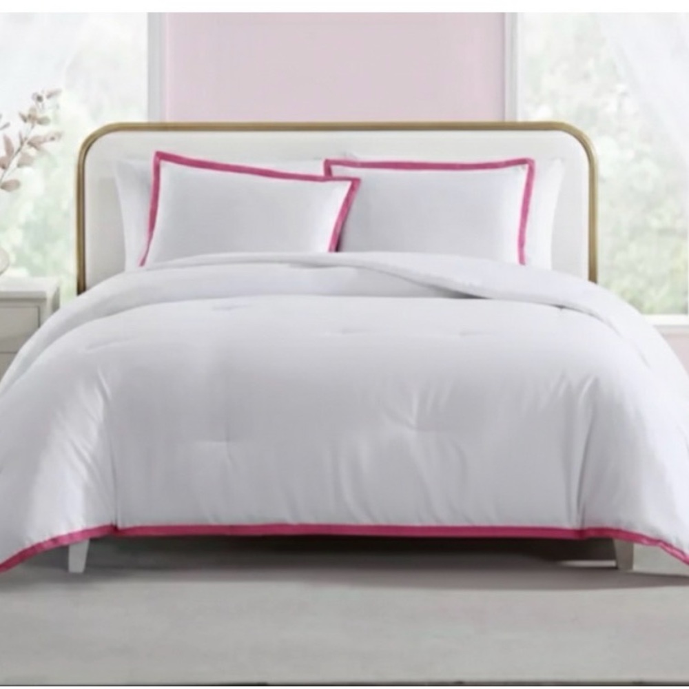 Betsey Johnson Elegant White and Pink Bedding Set - King
